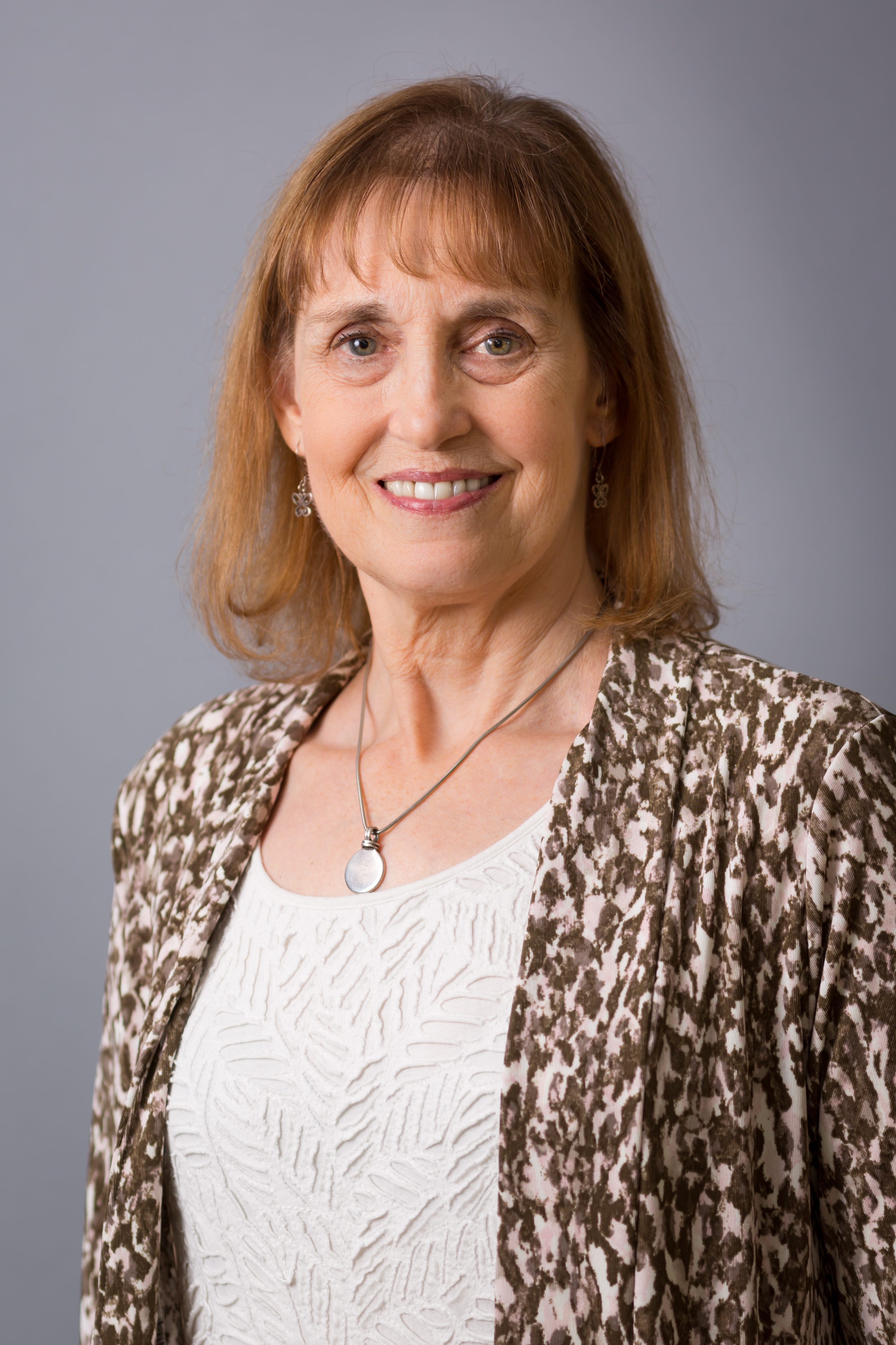 Lynn Bozof Headshot
